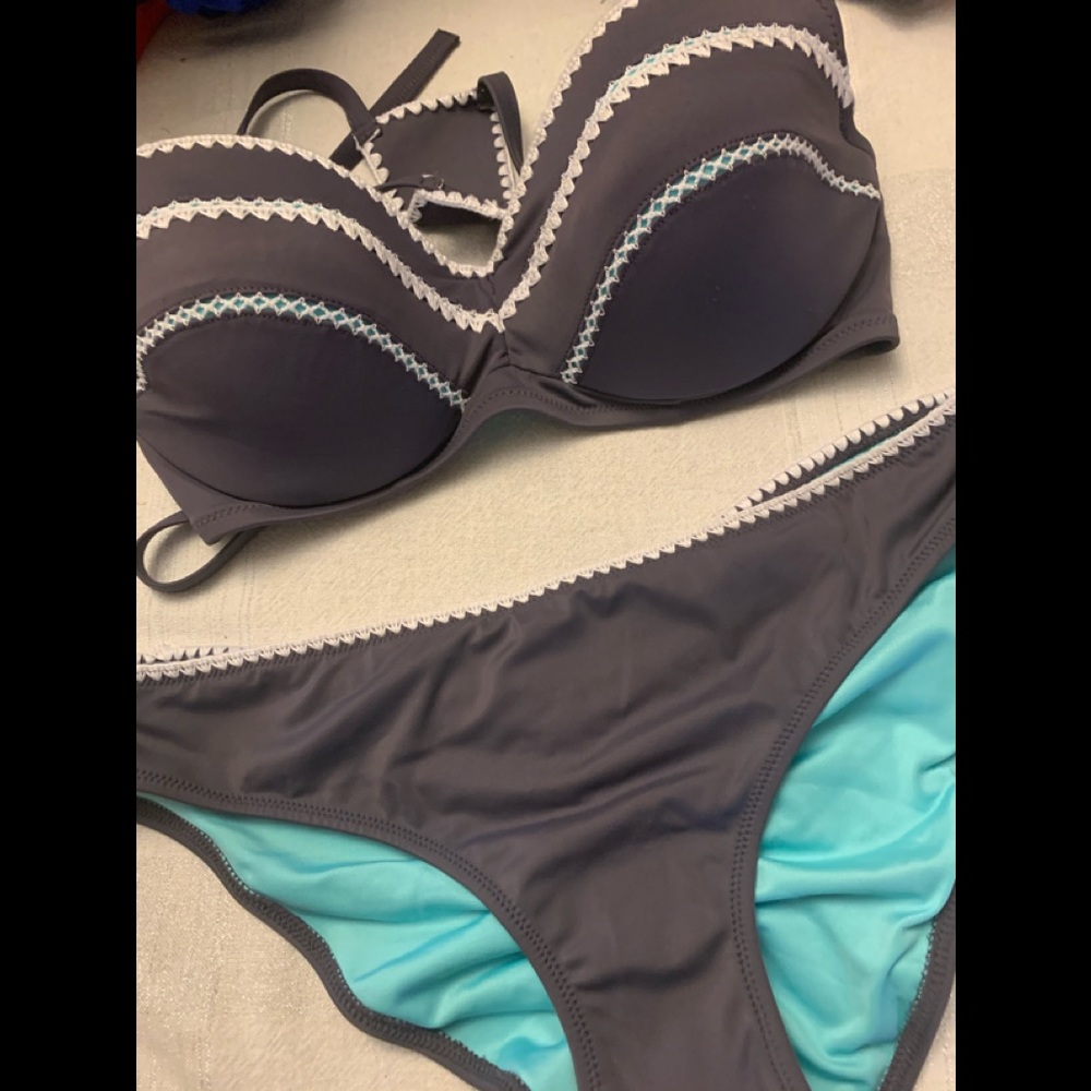 Bikini 34D  M